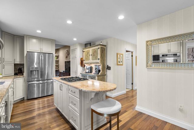 6841 CARAVAN CT, Columbia, MD 21044