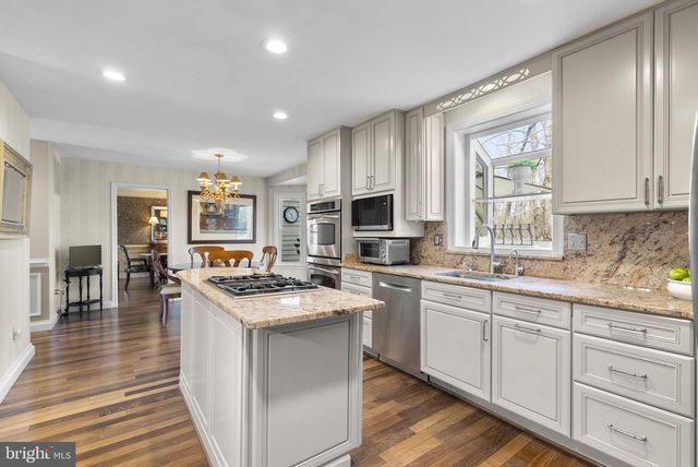 6841 CARAVAN CT, Columbia, MD 21044