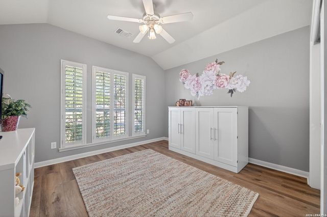 9514 Potters Pt, Helotes, TX 78023