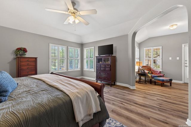 9514 Potters Pt, Helotes, TX 78023