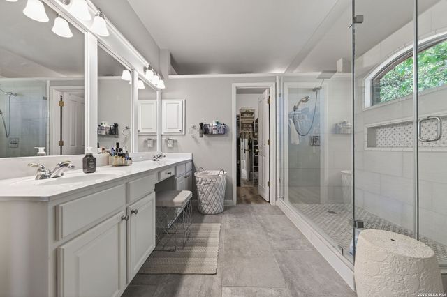 9514 Potters Pt, Helotes, TX 78023