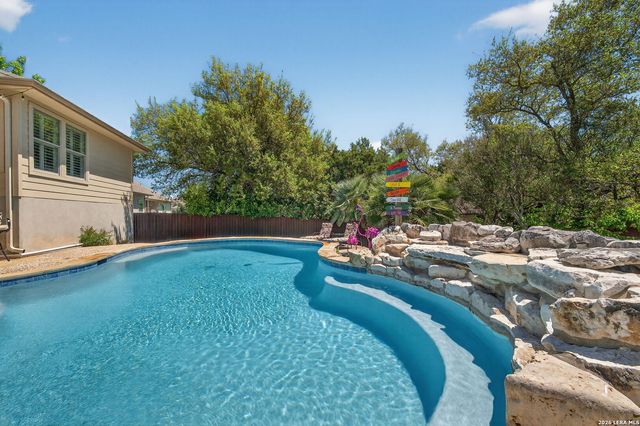 9514 Potters Pt, Helotes, TX 78023