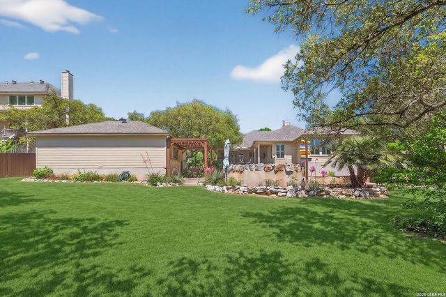 9514 Potters Pt, Helotes, TX 78023