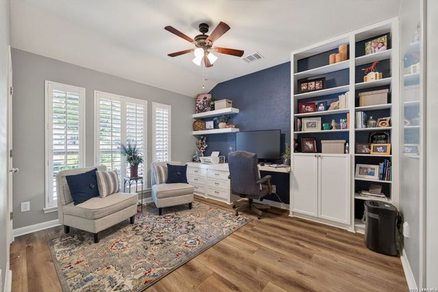 9514 Potters Pt, Helotes, TX 78023