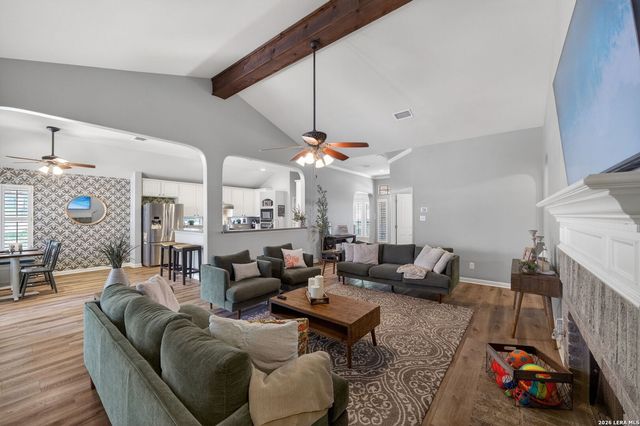 9514 Potters Pt, Helotes, TX 78023