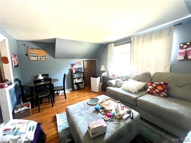 11 Covington Drive, West Seneca, NY 14220