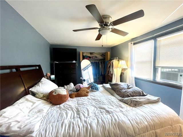 11 Covington Drive, West Seneca, NY 14220