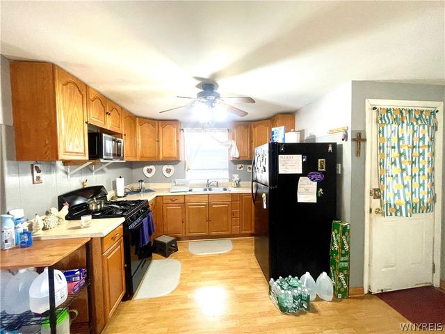 11 Covington Drive, West Seneca, NY 14220