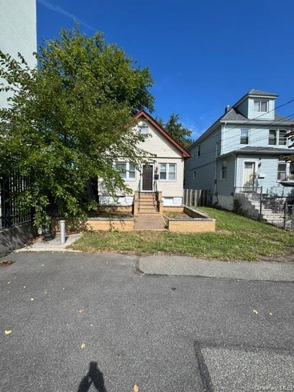 31 Martineau Street, Staten Island, NY 10303 — exterior