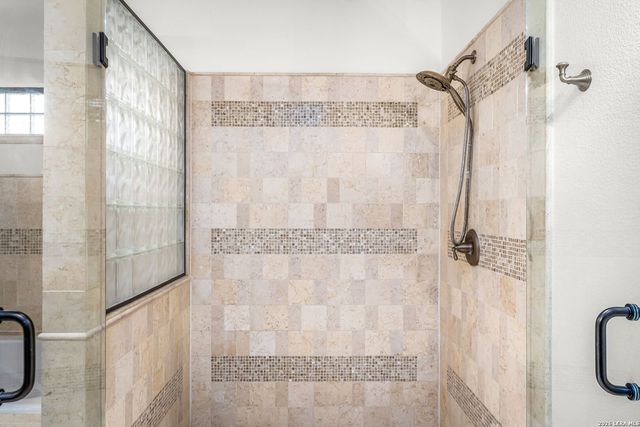 102 Adams Way, Canyon Lake, TX 78133