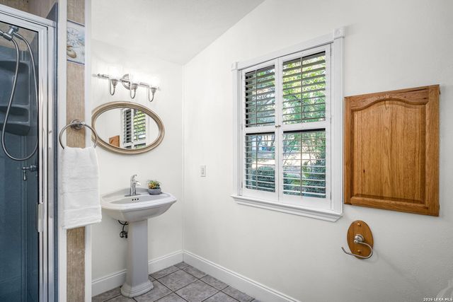 102 Adams Way, Canyon Lake, TX 78133