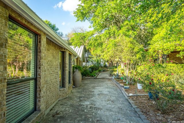 102 Adams Way, Canyon Lake, TX 78133