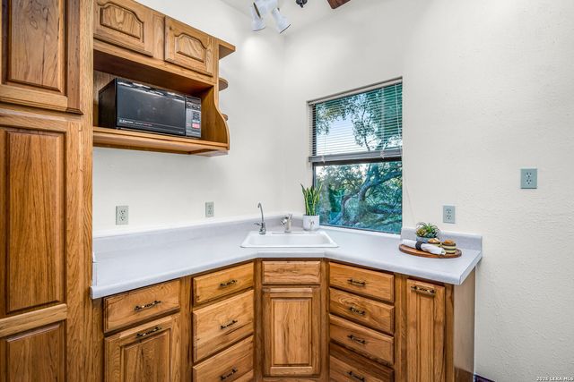 102 Adams Way, Canyon Lake, TX 78133