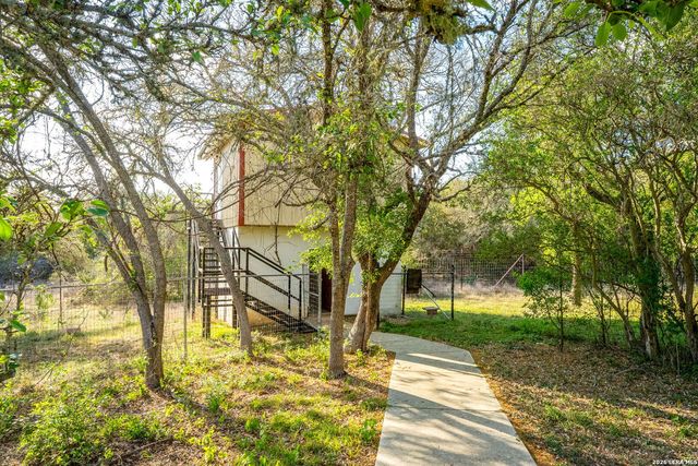 102 Adams Way, Canyon Lake, TX 78133