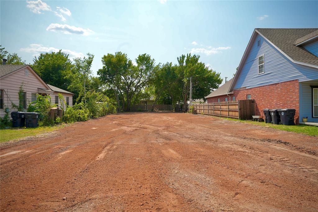 4803 N Asbury Avenue, Bethany, OK 73008