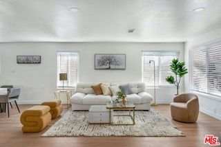 5832 6th Avenue, Los Angeles, CA 90043