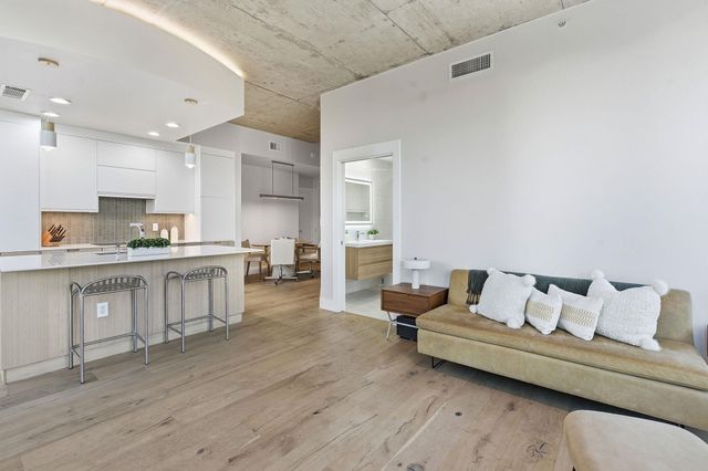 360 Nueces ST 1217, Austin, TX 78701