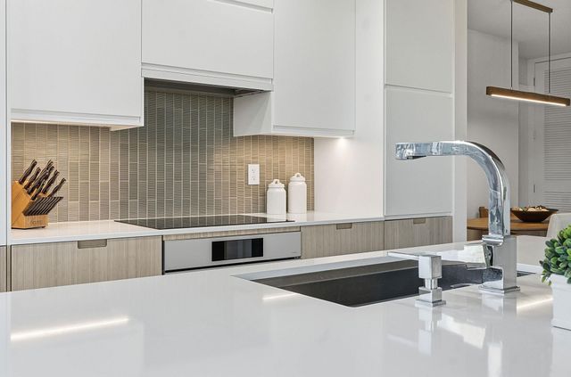 360 Nueces ST 1217, Austin, TX 78701