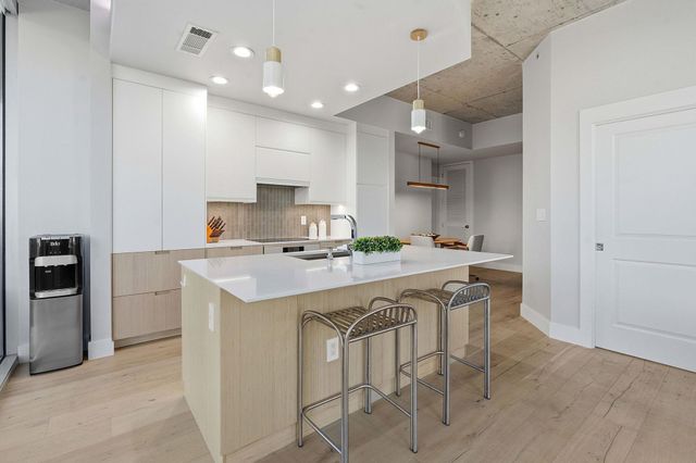 360 Nueces ST 1217, Austin, TX 78701