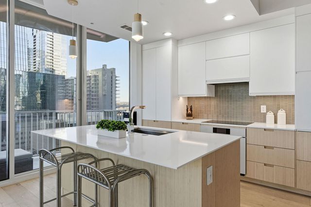 360 Nueces ST 1217, Austin, TX 78701