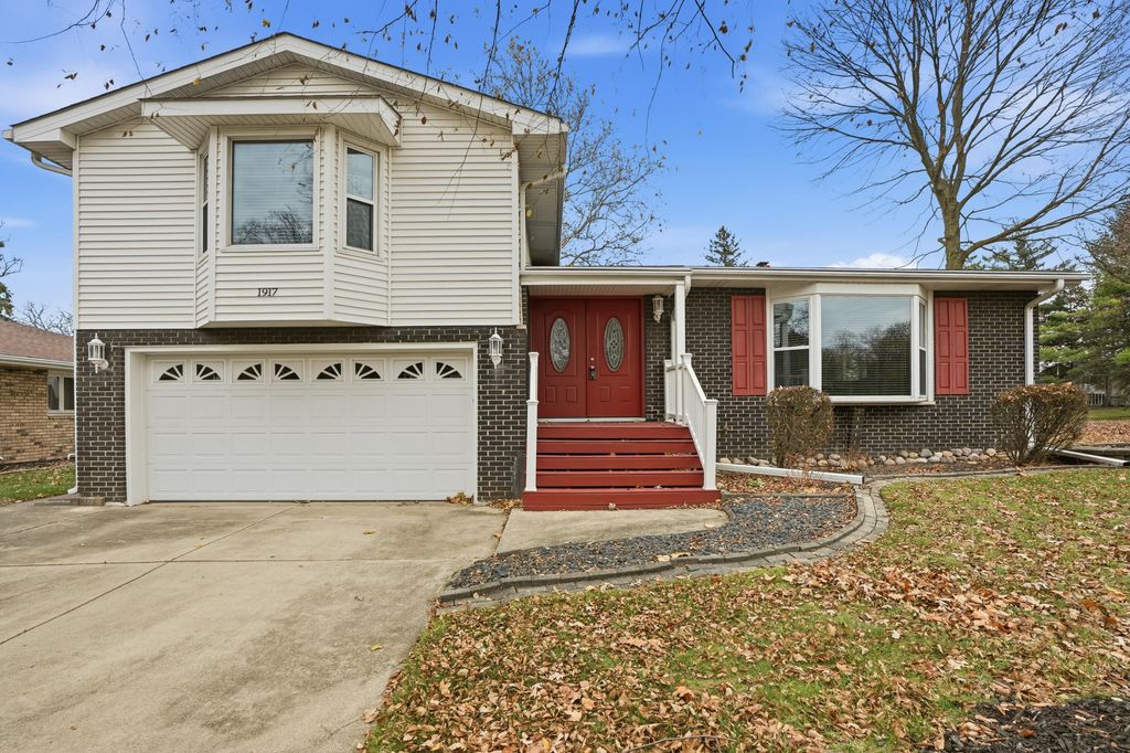 1917 Kennedy Avenue, Schererville, IN 46375
