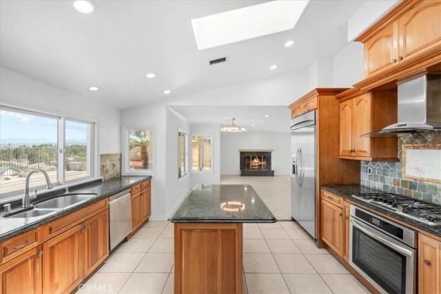 7130 E Colter, Anaheim, CA 92807