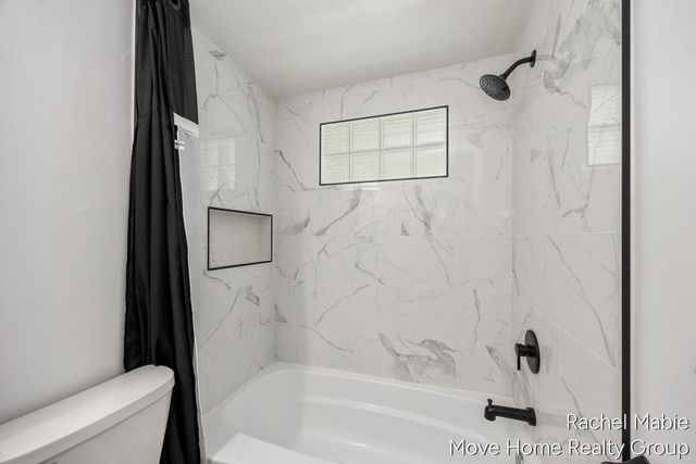 4774 Brookgate Drive Nw, Alpine Twp, MI 49321