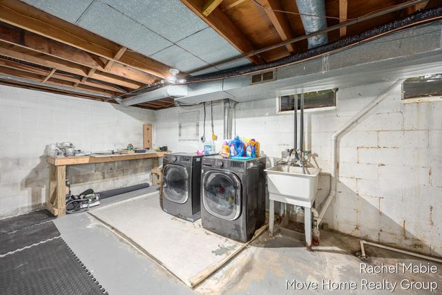 4774 Brookgate Drive Nw, Alpine Twp, MI 49321