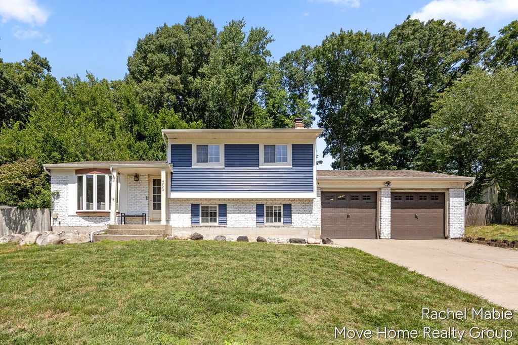 4774 Brookgate Drive Nw, Alpine Twp, MI 49321