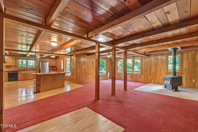 390 Fiddlers Branch Road, Hampton, TN 37658
