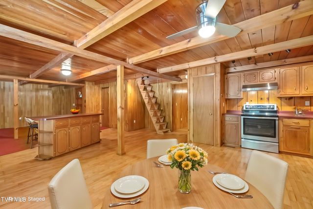 390 Fiddlers Branch Road, Hampton, TN 37658