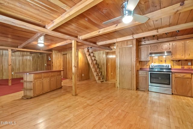 390 Fiddlers Branch Road, Hampton, TN 37658