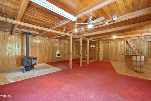 390 Fiddlers Branch Road, Hampton, TN 37658
