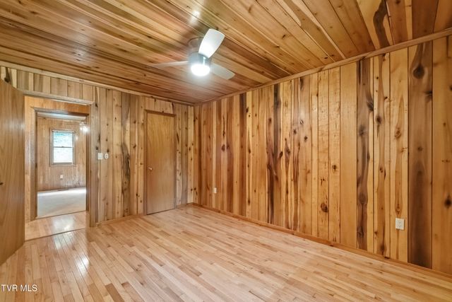 390 Fiddlers Branch Road, Hampton, TN 37658