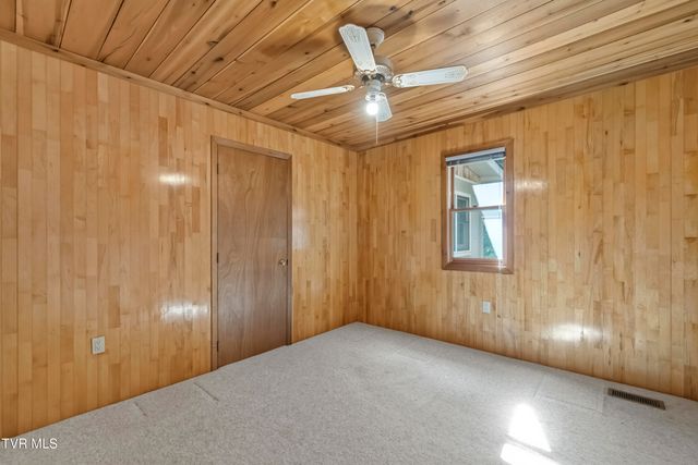 390 Fiddlers Branch Road, Hampton, TN 37658