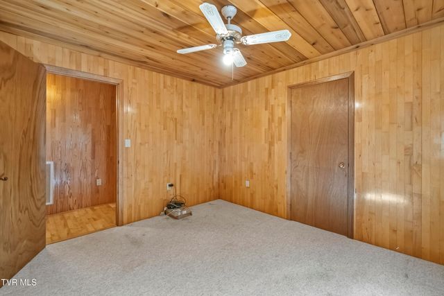 390 Fiddlers Branch Road, Hampton, TN 37658