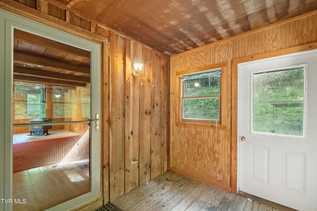 390 Fiddlers Branch Road, Hampton, TN 37658