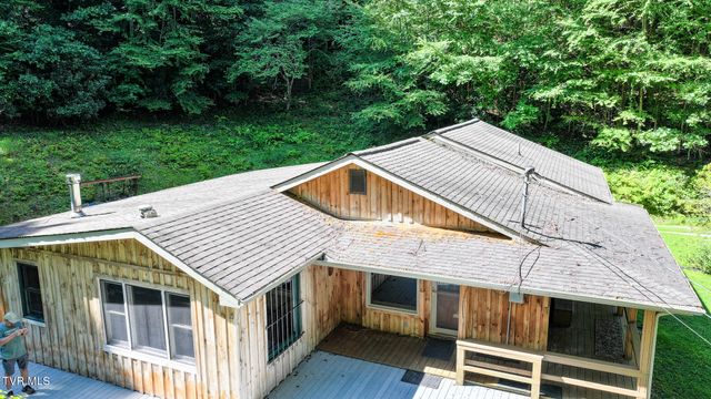 390 Fiddlers Branch Road, Hampton, TN 37658