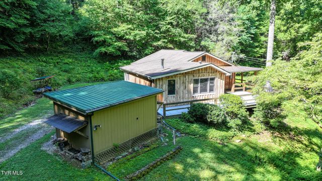 390 Fiddlers Branch Road, Hampton, TN 37658