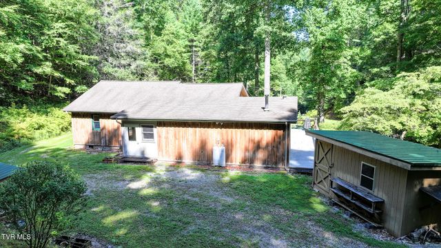 390 Fiddlers Branch Road, Hampton, TN 37658