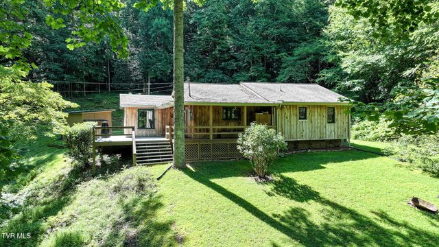 390 Fiddlers Branch Road, Hampton, TN 37658