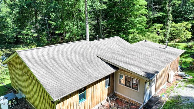 390 Fiddlers Branch Road, Hampton, TN 37658