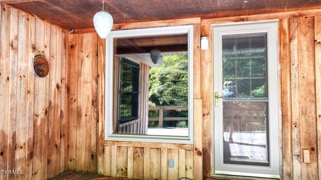 390 Fiddlers Branch Road, Hampton, TN 37658