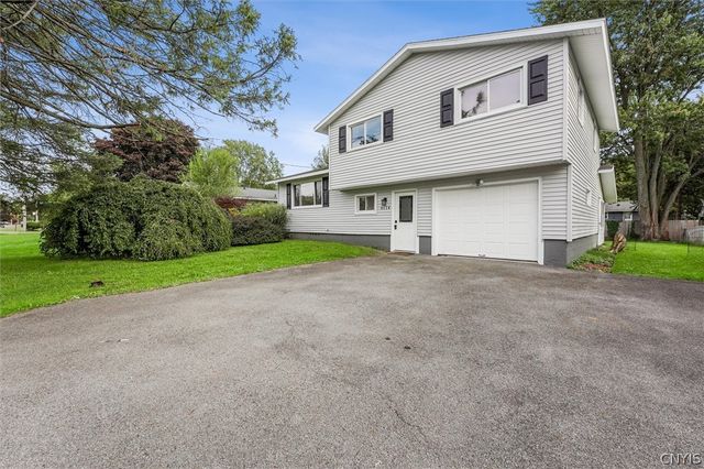 4114 Wetzel Road, Clay, NY 13090