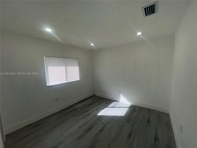 1800 SW 3rd St D, Miami, FL 33135