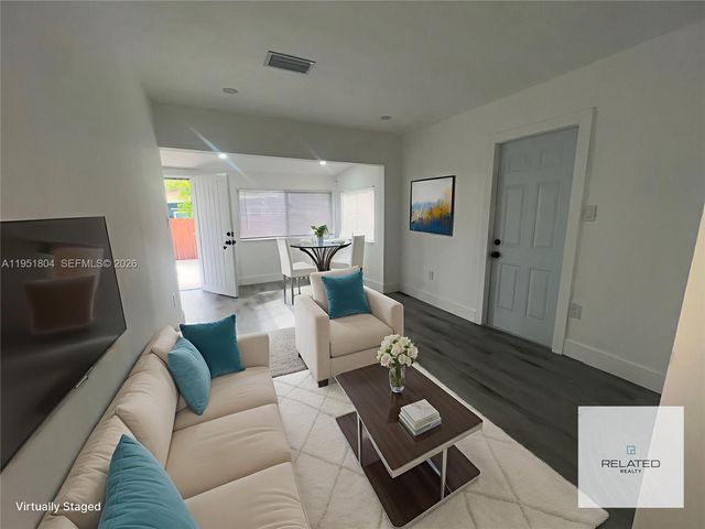 1800 SW 3rd St D, Miami, FL 33135