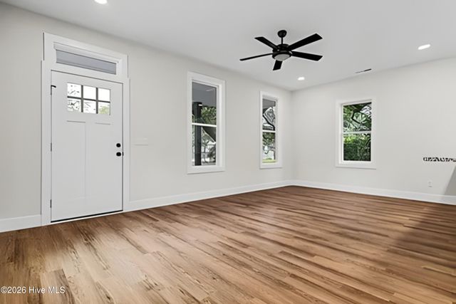 1025 S 41st Street, Wilmington, NC 28403