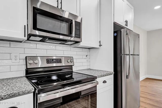 1025 S 41st Street, Wilmington, NC 28403