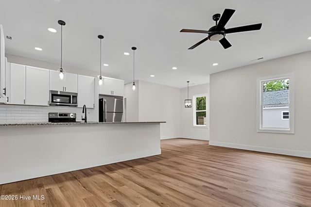 1025 S 41st Street, Wilmington, NC 28403