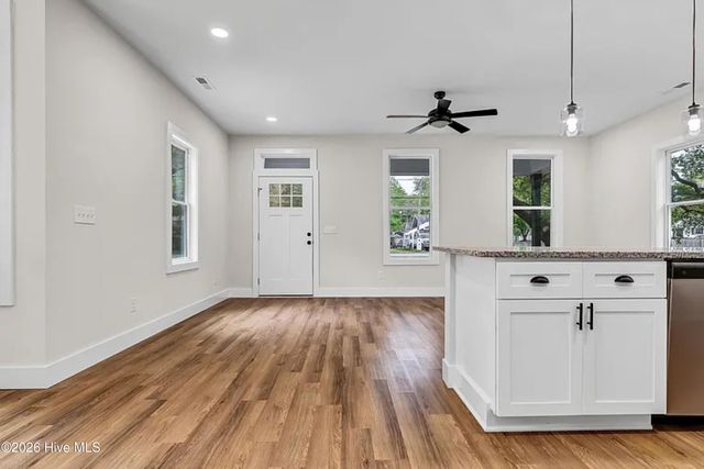 1025 S 41st Street, Wilmington, NC 28403